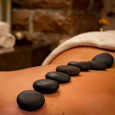 Massage aux pierres chaudes 60 minutes